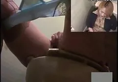 Filmado en cuerpo a cuerpo cuando una rubia rubia garabatos una mamada videos porno gratis interracial