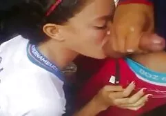 De espesor morena de pelo salta sobre un miembro de sexo casero trios su amante y alcanza el orgasmo