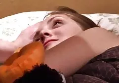 Hermosa chica de ojos azules follada en video chat erotico el culo cerca del río