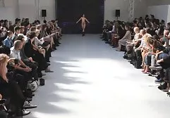 La rubia sabe cómo videos xxx asiaticas hacerse agradable