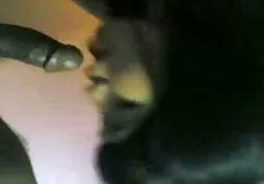 Macho ampliado estiramiento morena de pelo castaño en medias negras videos zoofilia porno