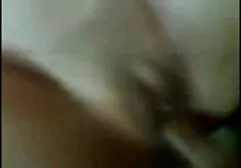 El marido de la videos de zoofilia porno hermana esmaltó ansiosamente a su hermana en los agujeros y llenó su cara con semen