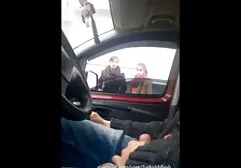 Él trata la polla grande a gays españoles follando una chica hambrienta de sexo